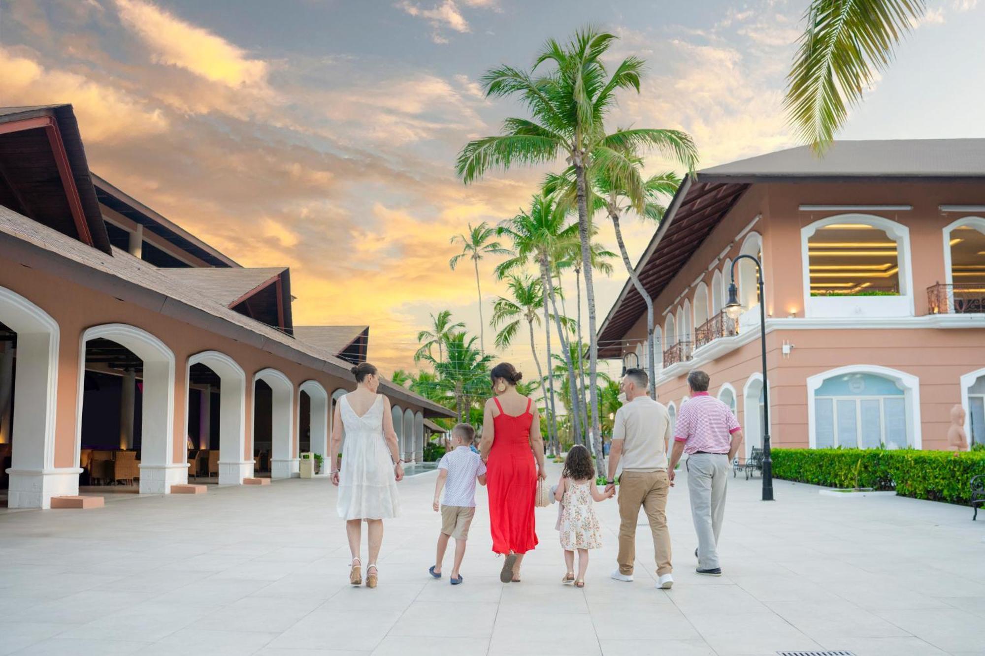 Majestic Colonial Punta Cana (Adults Only) Exterior photo The Village at Atlantis Paradise Island
